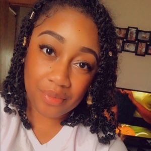 Meet your Posher, Alexandria